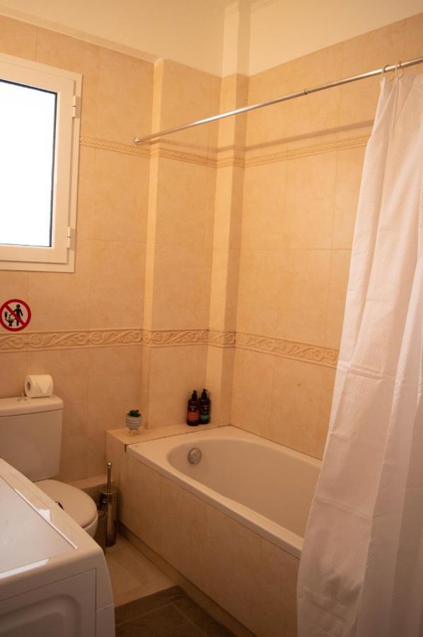 Blue And White Apartman Szhiniász Kültér fotó
